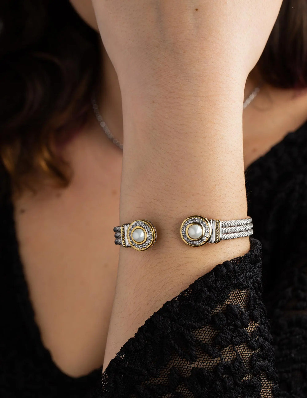 Pérola Collection - Pavé & White Seashell Pearl Cuff Bracelet John Medeiros Jewelry Collections